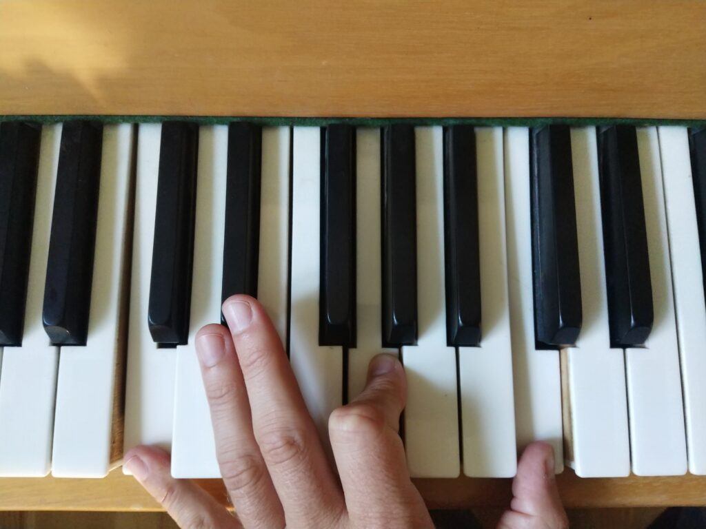 How to Play Worship Songs on Piano